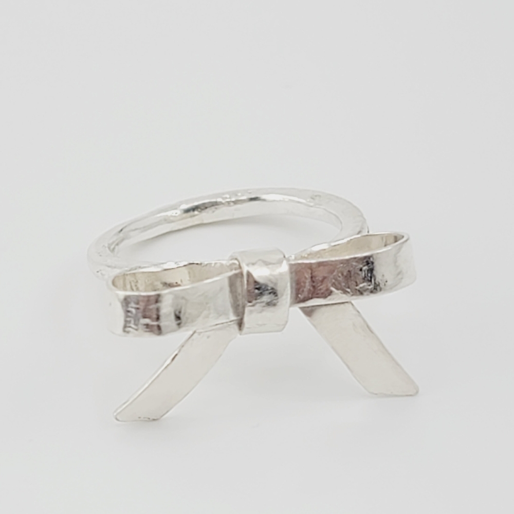BOW HANDMADE RING IN STERLING SILVER METAL SIZE 8.5